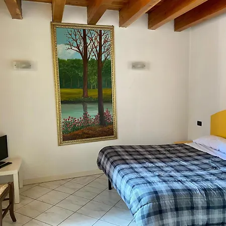 Lägenhetshotell Rocca Dei Marchesi