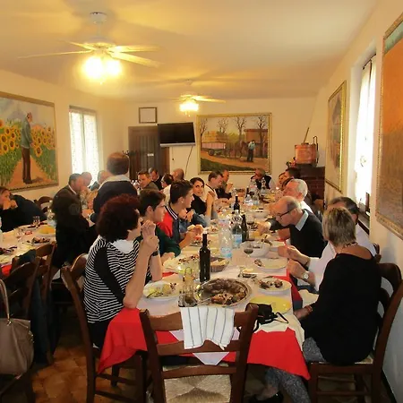 Lägenhetshotell Rocca Dei Marchesi